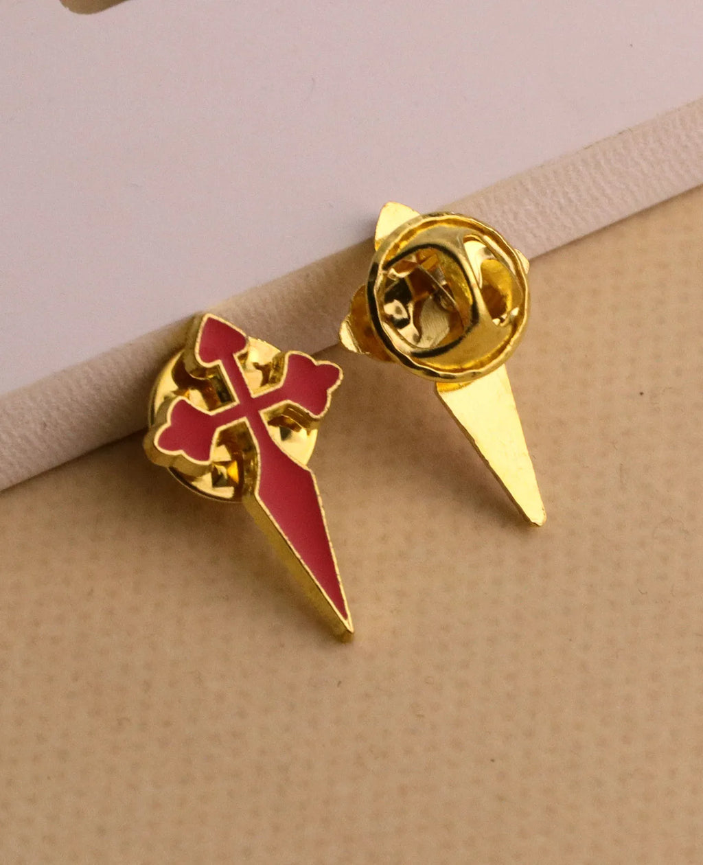 10Pcs Catholic Saint James Crusader Santiago Cross Brooches Enamel Red Cross Badges Lapel Pin for Clothes Jewelry Accessories