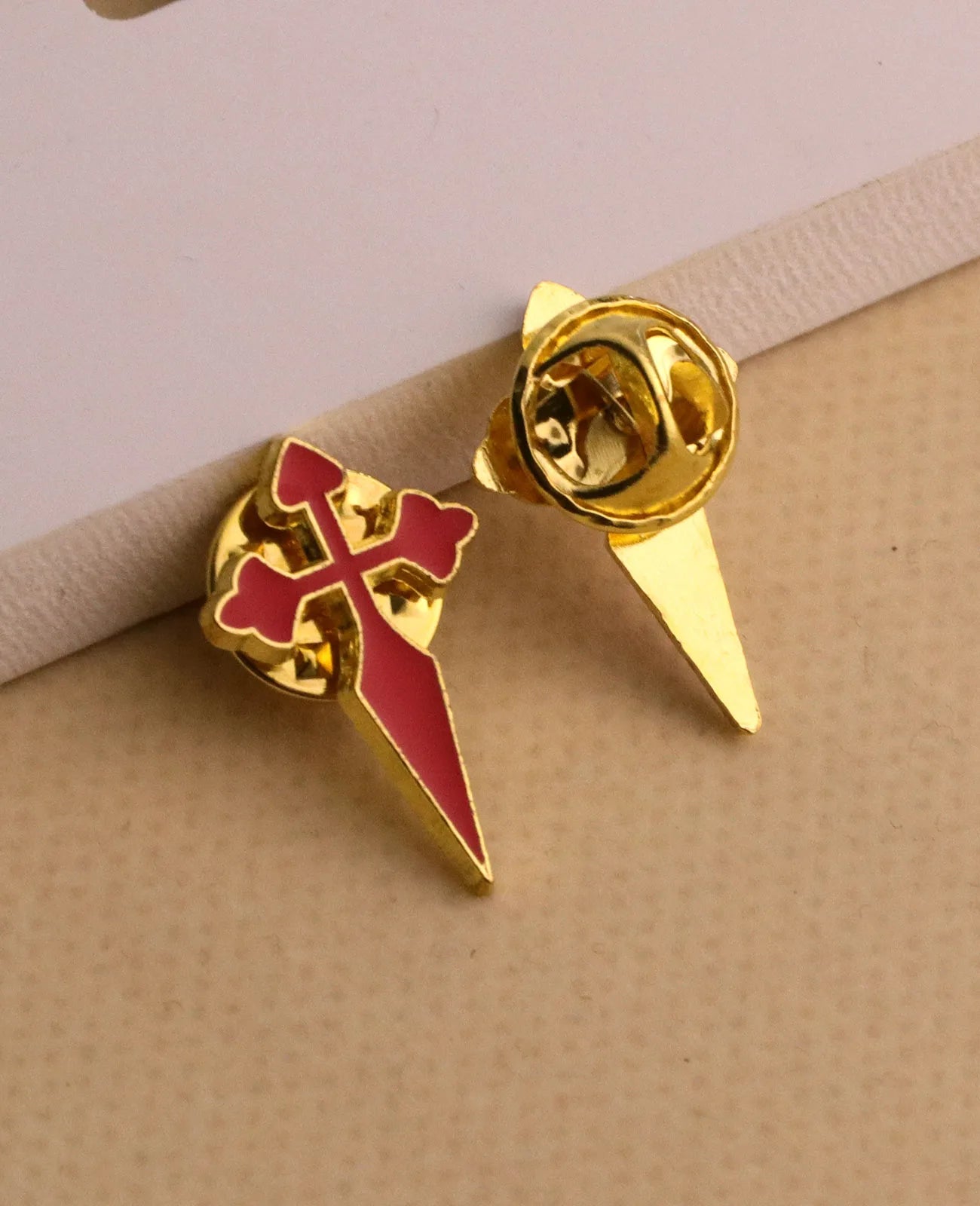 10Pcs Catholic Saint James Crusader Santiago Cross Brooches Enamel Red Cross Badges Lapel Pin for Clothes Jewelry Accessories